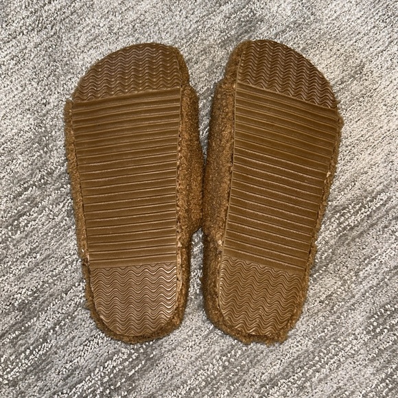 Sherpa Slipper Shoes - Picture 3 of 3